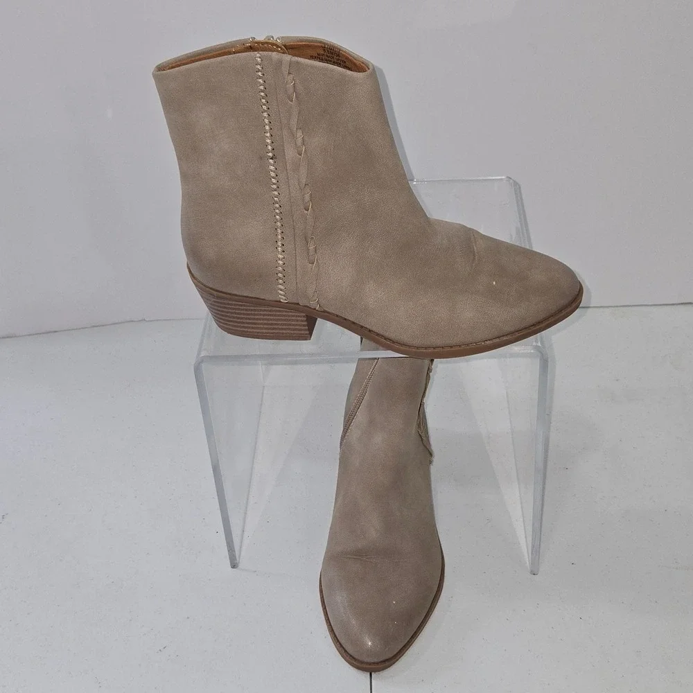 Lucky Brand Fakelle Taupe Tan Faux Suede Ankle Booties 5.5M Western Boho AC615